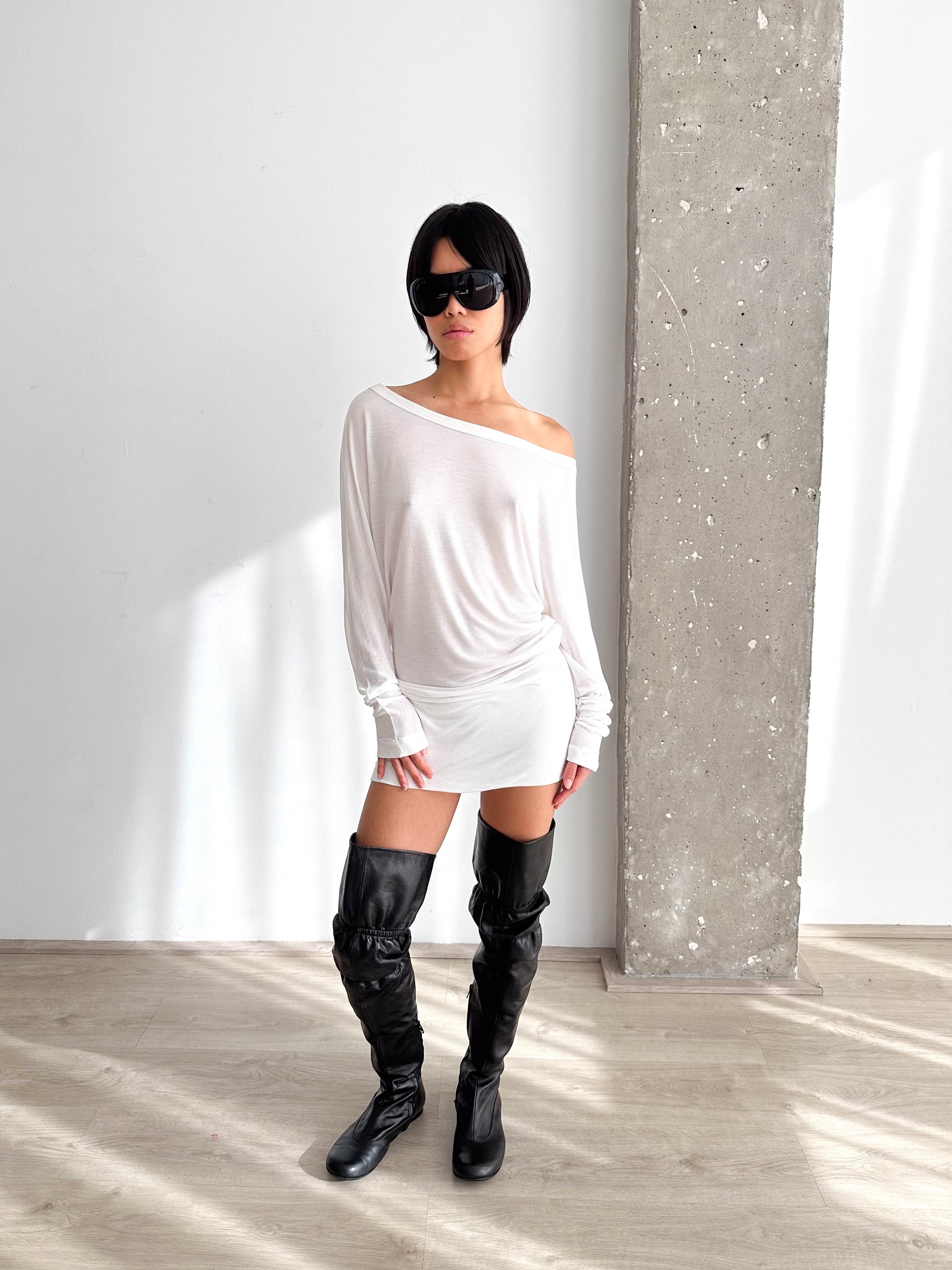 Key Hole Long Sleeve Top