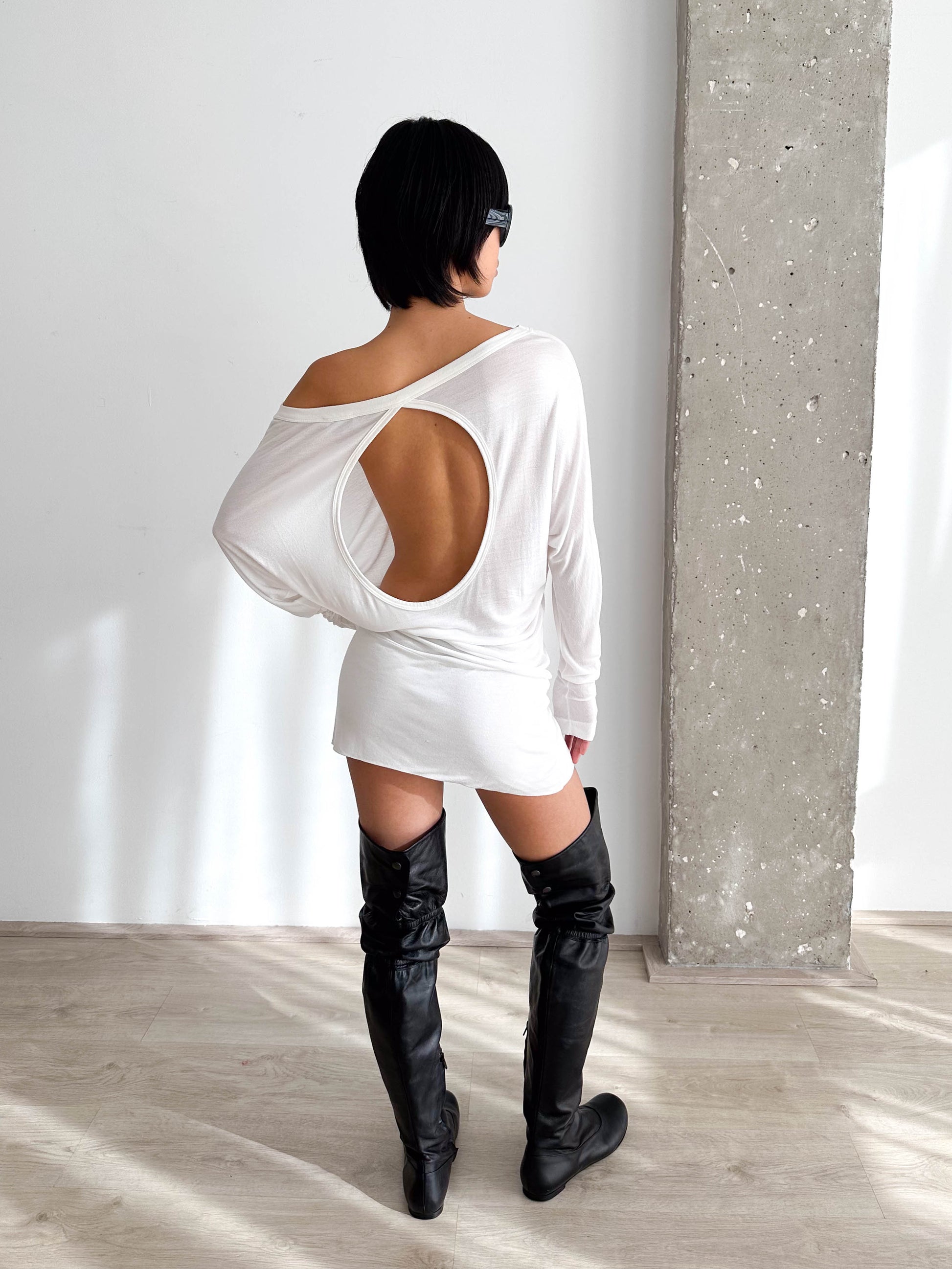 Key Hole Long Sleeve Top