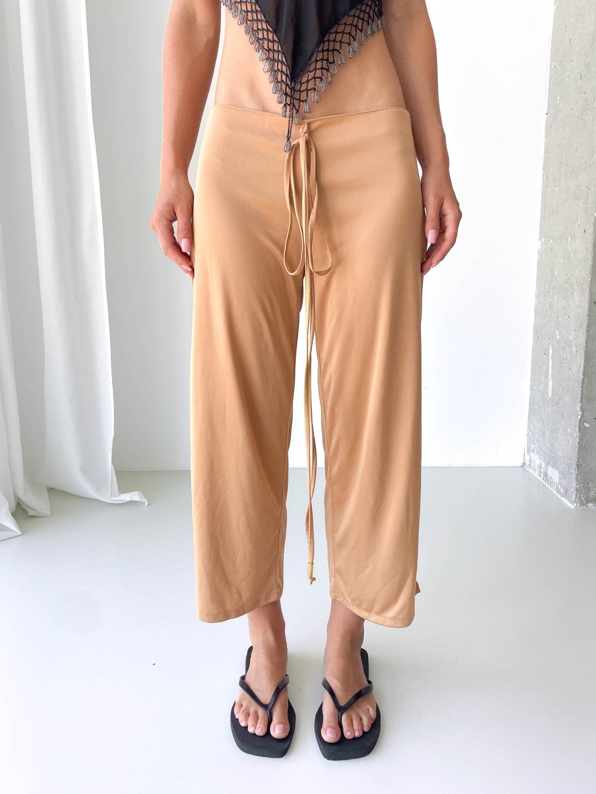 D&G Stretch Low-Rise Capri Pants