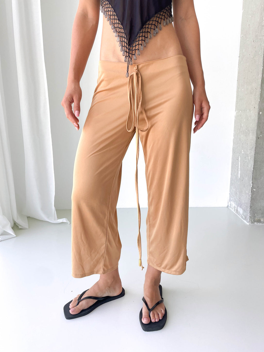 D&G Stretch Low-Rise Capri Pants